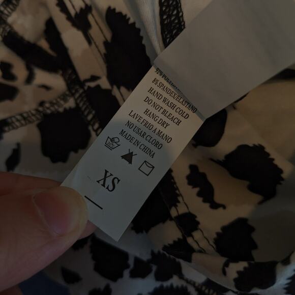 NWT Barbells & Pizza Giraffe Safari Fit Boxx Collab Shorts Size XS - Picture 7 of 8